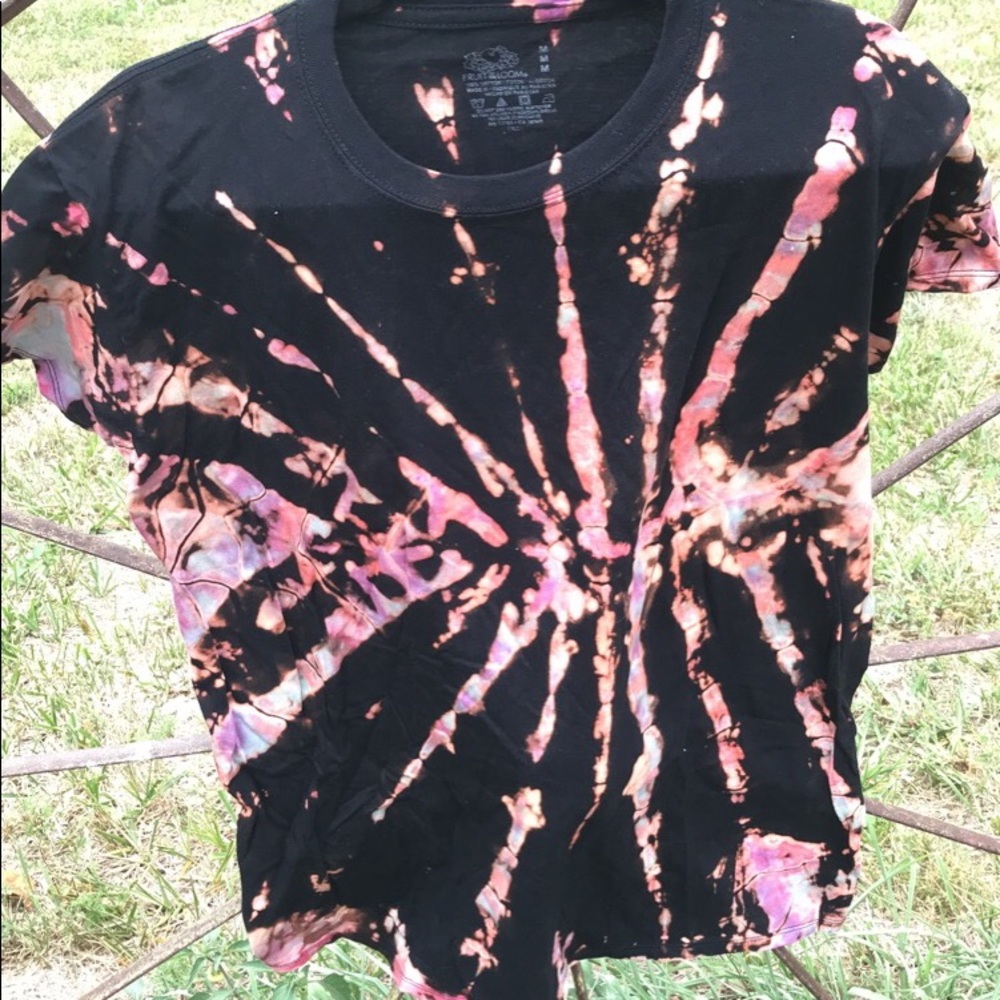 Matching sides. Reverse tie dye. Crew neck.